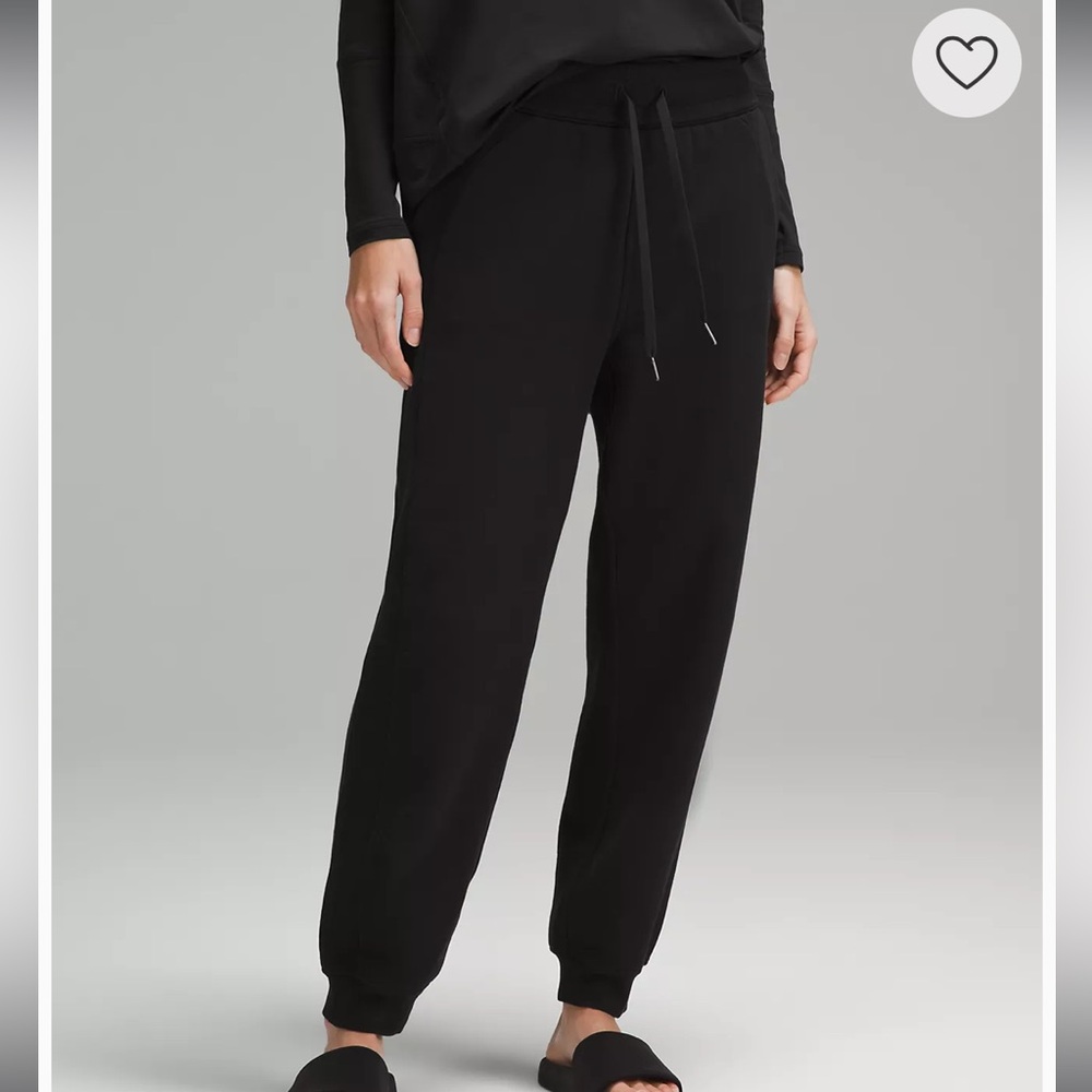 Lululemon black scuba joggers